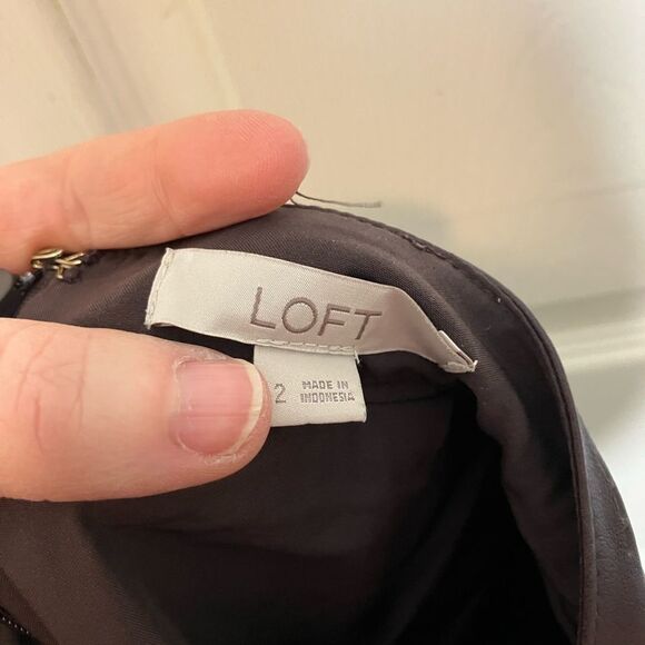 Loft, brown “leather” mini skirt. Excellent condition, women’s size 2. - Picture 3 of 4